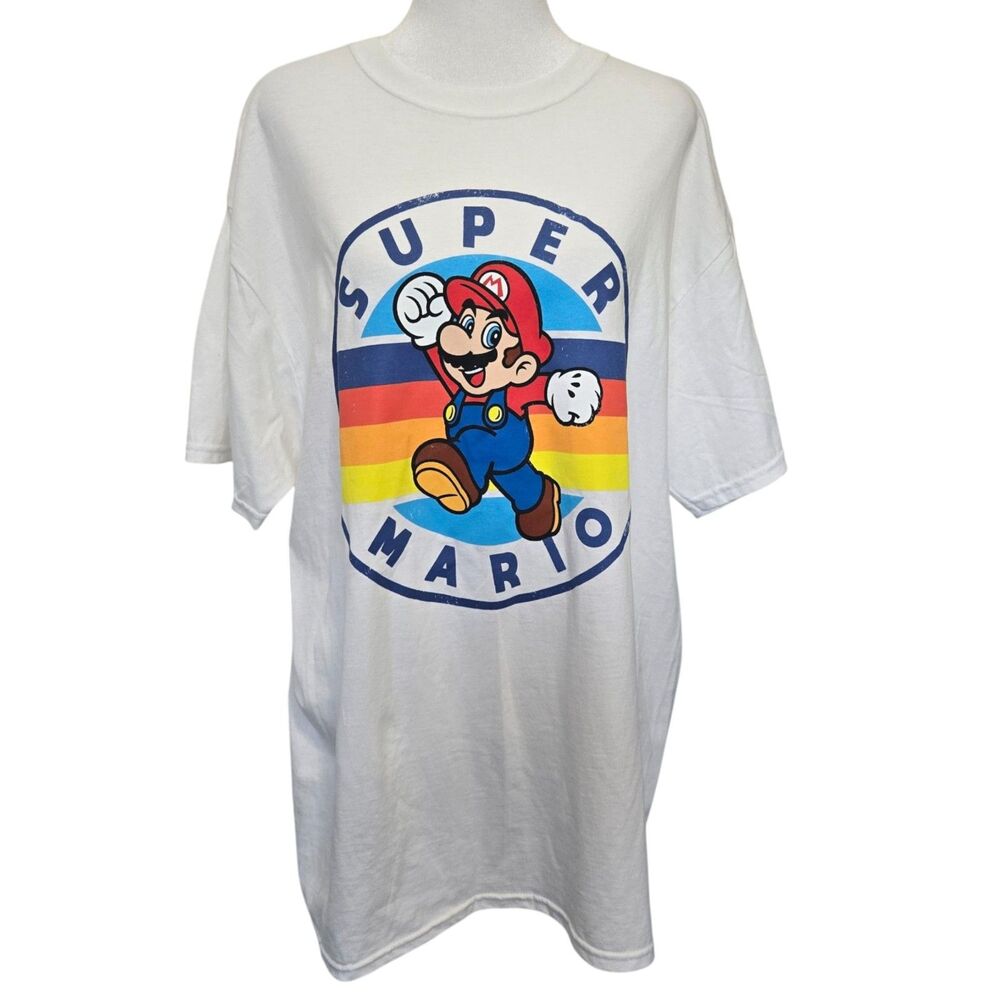 Super Mario Retro Circle T-Shirt - Size Large - Journeys Exclusive
